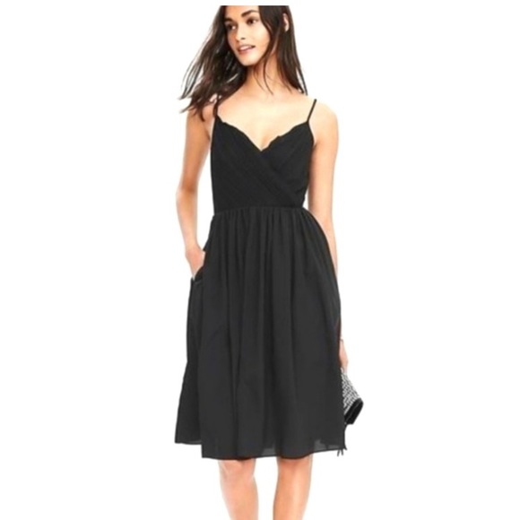 Banana Republic Strappy Crossover V-neckline Pockets Mini Dress Black Size  6. - Picture 1 of 9
